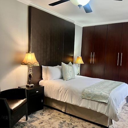 Silken Trap Accommodation No Loadshedding 요하네스버그 외부 사진