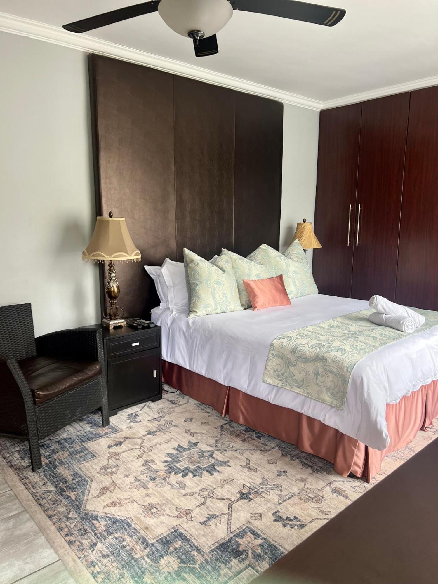 Silken Trap Accommodation No Loadshedding 요하네스버그 외부 사진