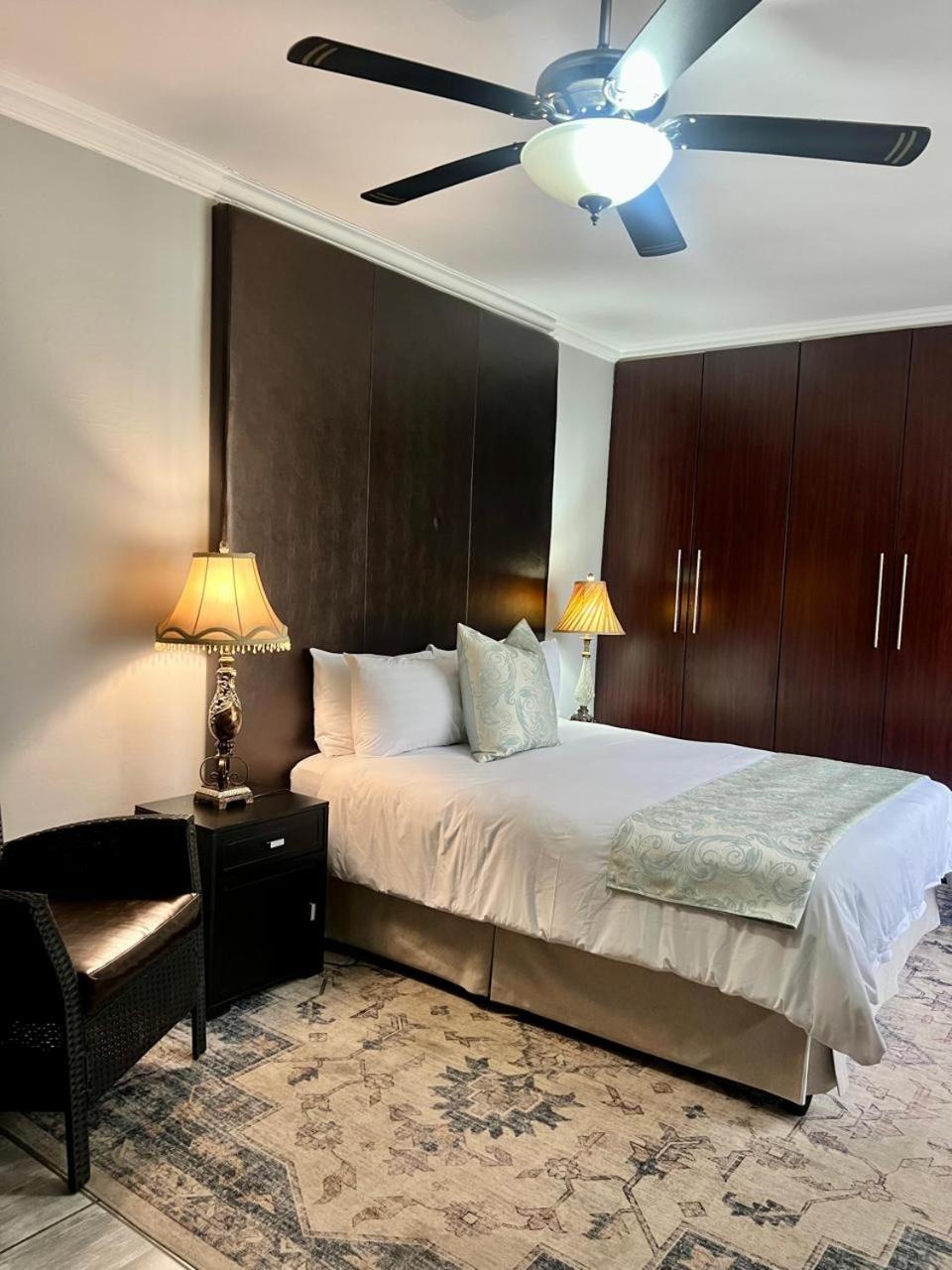 Silken Trap Accommodation No Loadshedding 요하네스버그 외부 사진