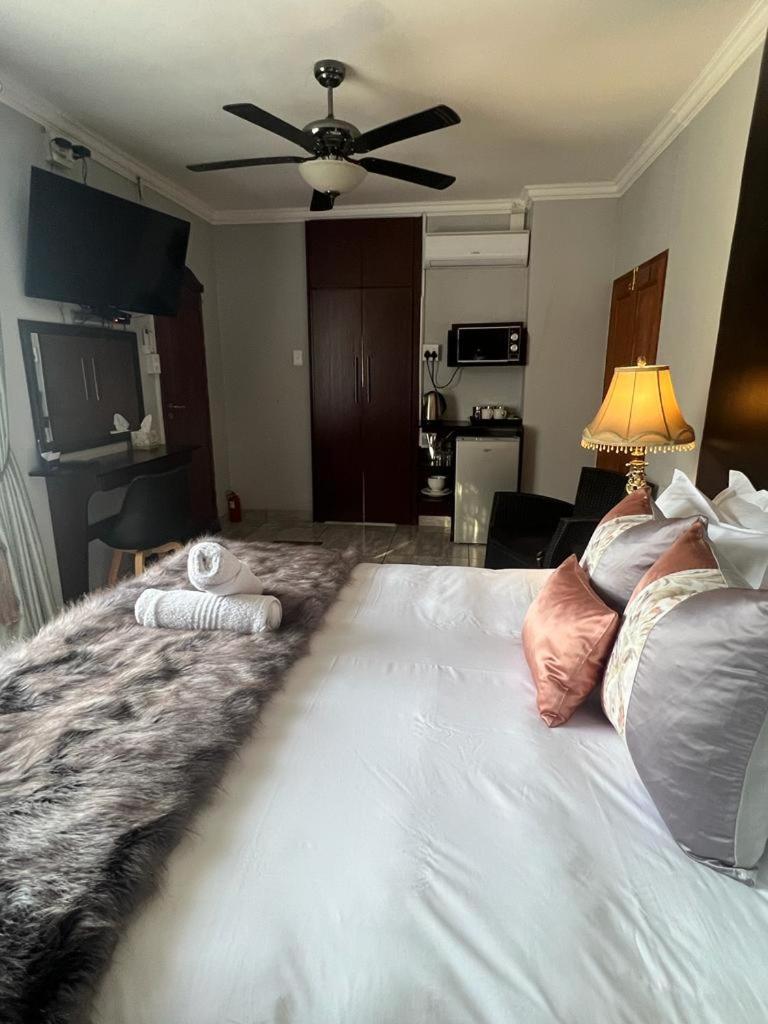 Silken Trap Accommodation No Loadshedding 요하네스버그 외부 사진
